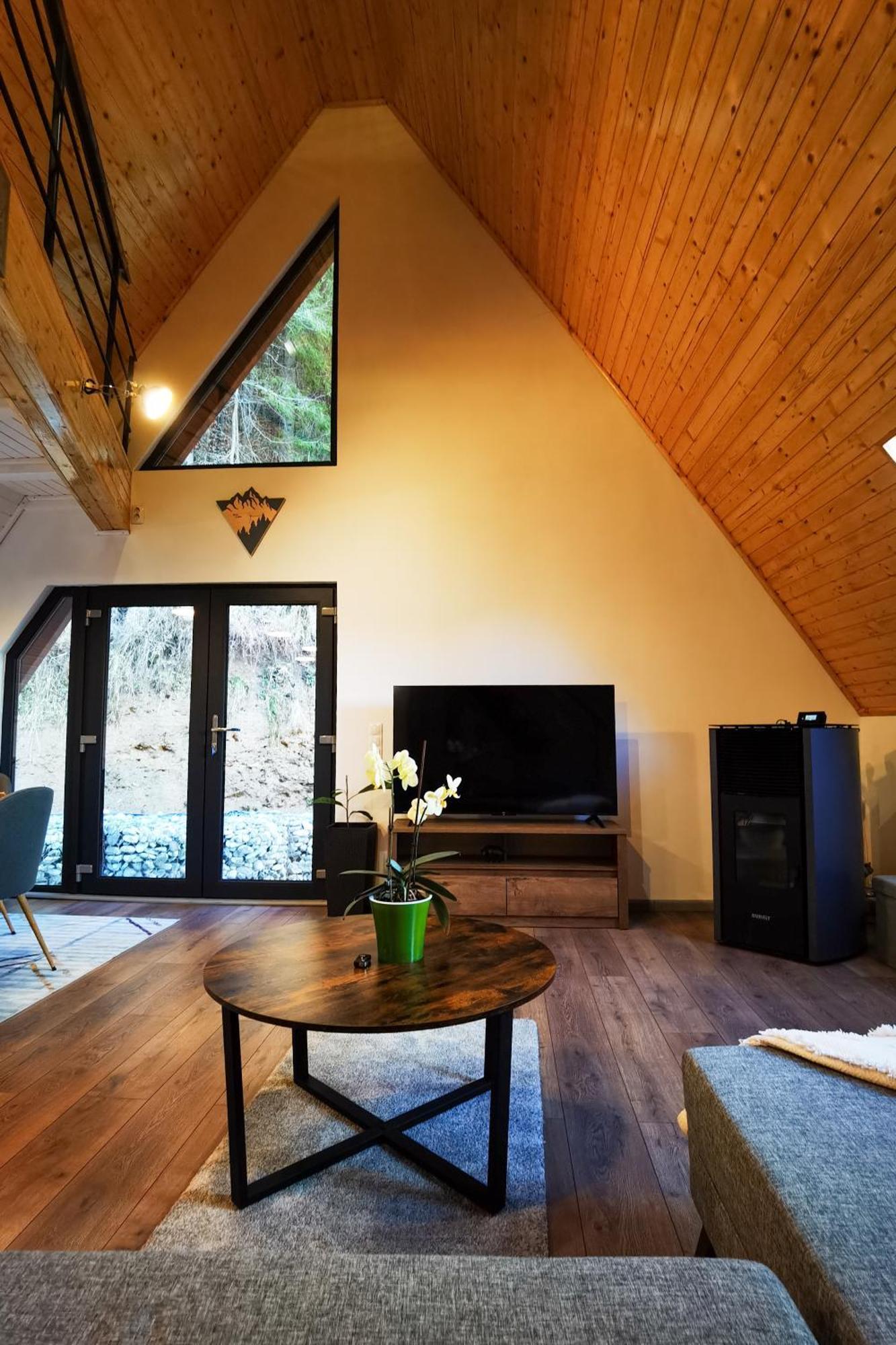 Wild Cabin Малая Экстерьер фото